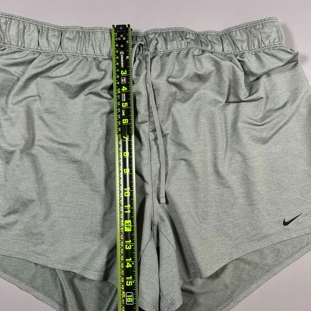 Nike Dri Fit Athletic Shorts Womens 1X Gray Swoosh Logo Moisture Wicking Running